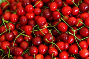 Kenikmatan dan Popularitas Buah Cherry Import